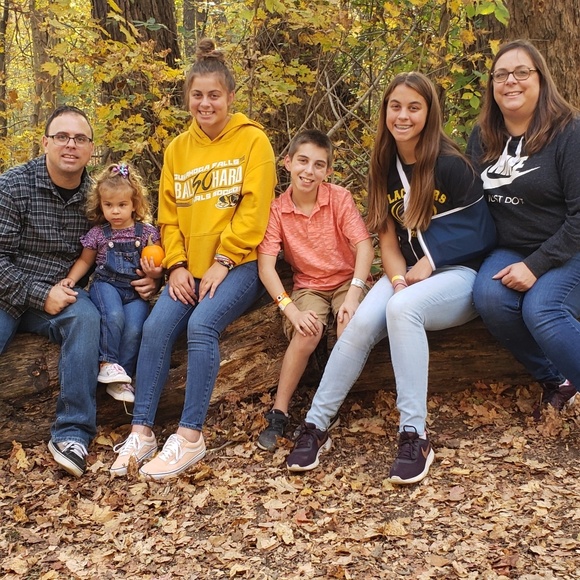 Meet your Posher, Kathy Jo - Picture 4 of 8